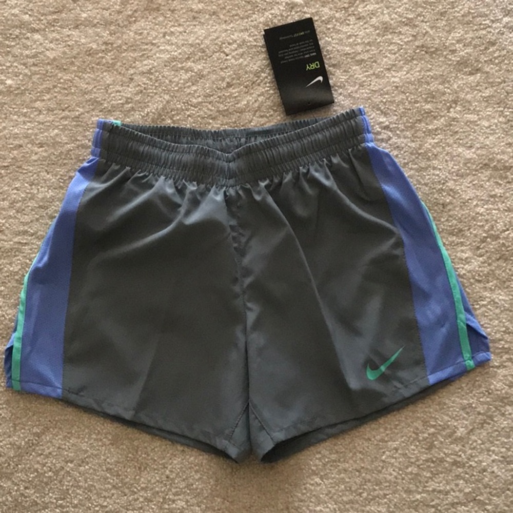 NIKE GIRLS RUNNING SHORTS - Picture 2 of 6